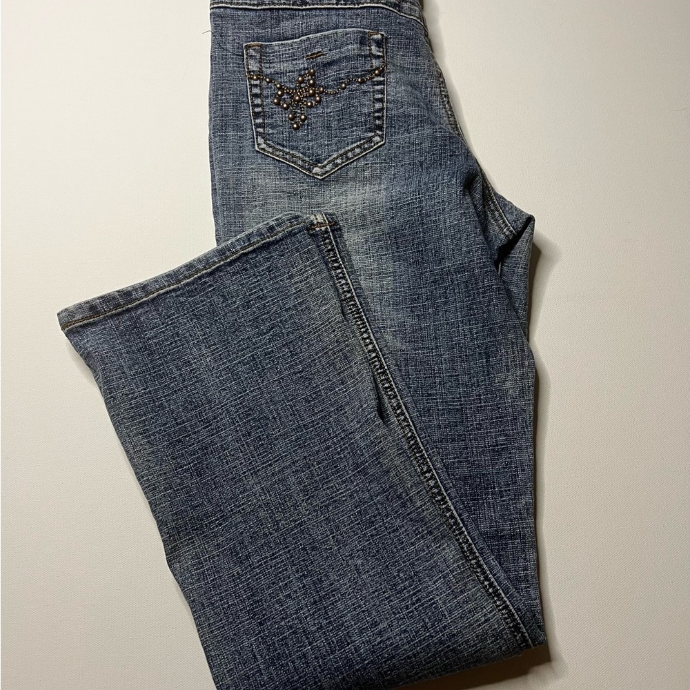 EUC Women's Apollo Blue Jeans with Embellished Pocket Size 6/28" Inseam (A2)